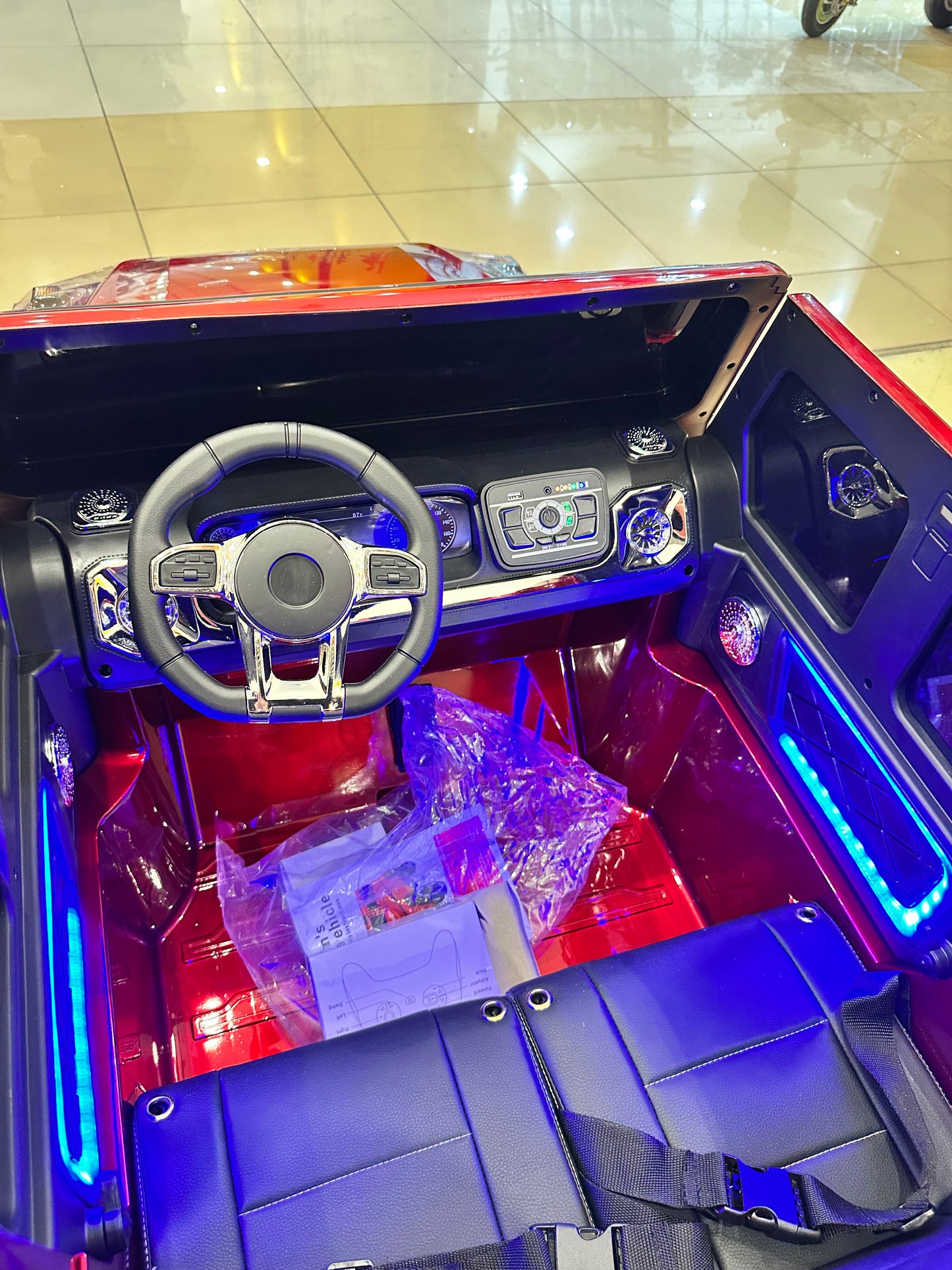 Model 6688 Urban e-Car – LED Lights, Bluetooth, 15 KM/H, 4-Motor Electric Ride